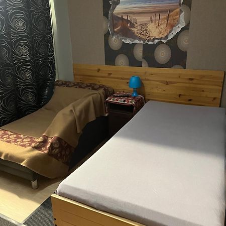 Hipokratios 3 Zimmer Mit Gemeinschaft Wc Fürth Esterno foto
