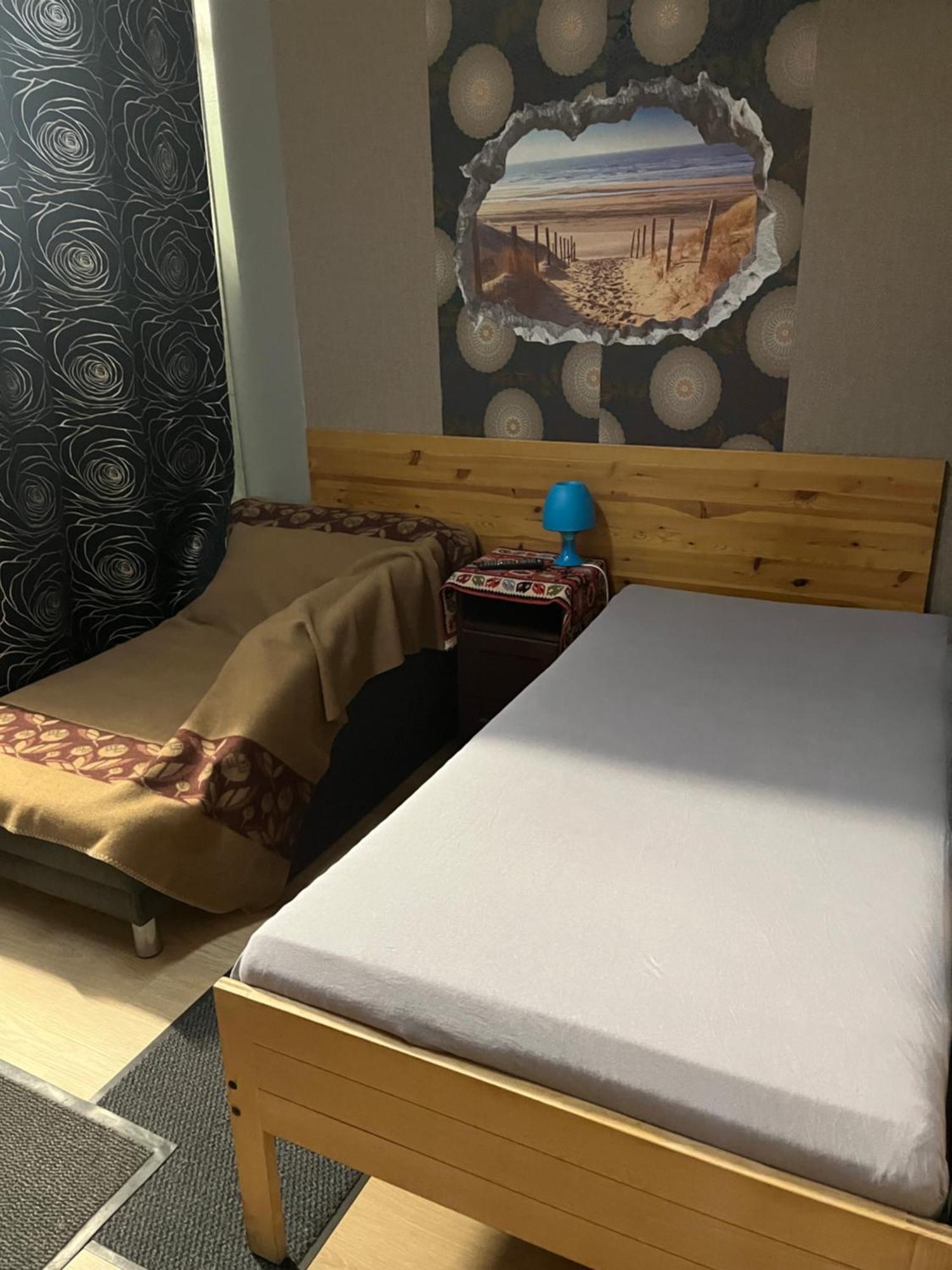 Hipokratios 3 Zimmer Mit Gemeinschaft Wc Fürth Esterno foto